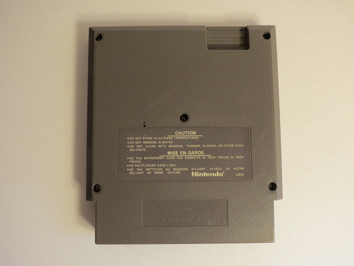 Super Mario Bros. 5 Screw CAN Round Seal Nintendo NES Game