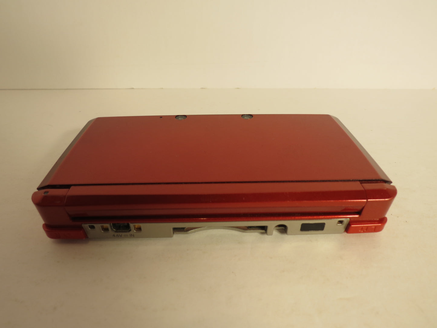 Nintendo 3DS Console CTR-001 Fire Red & Charger
