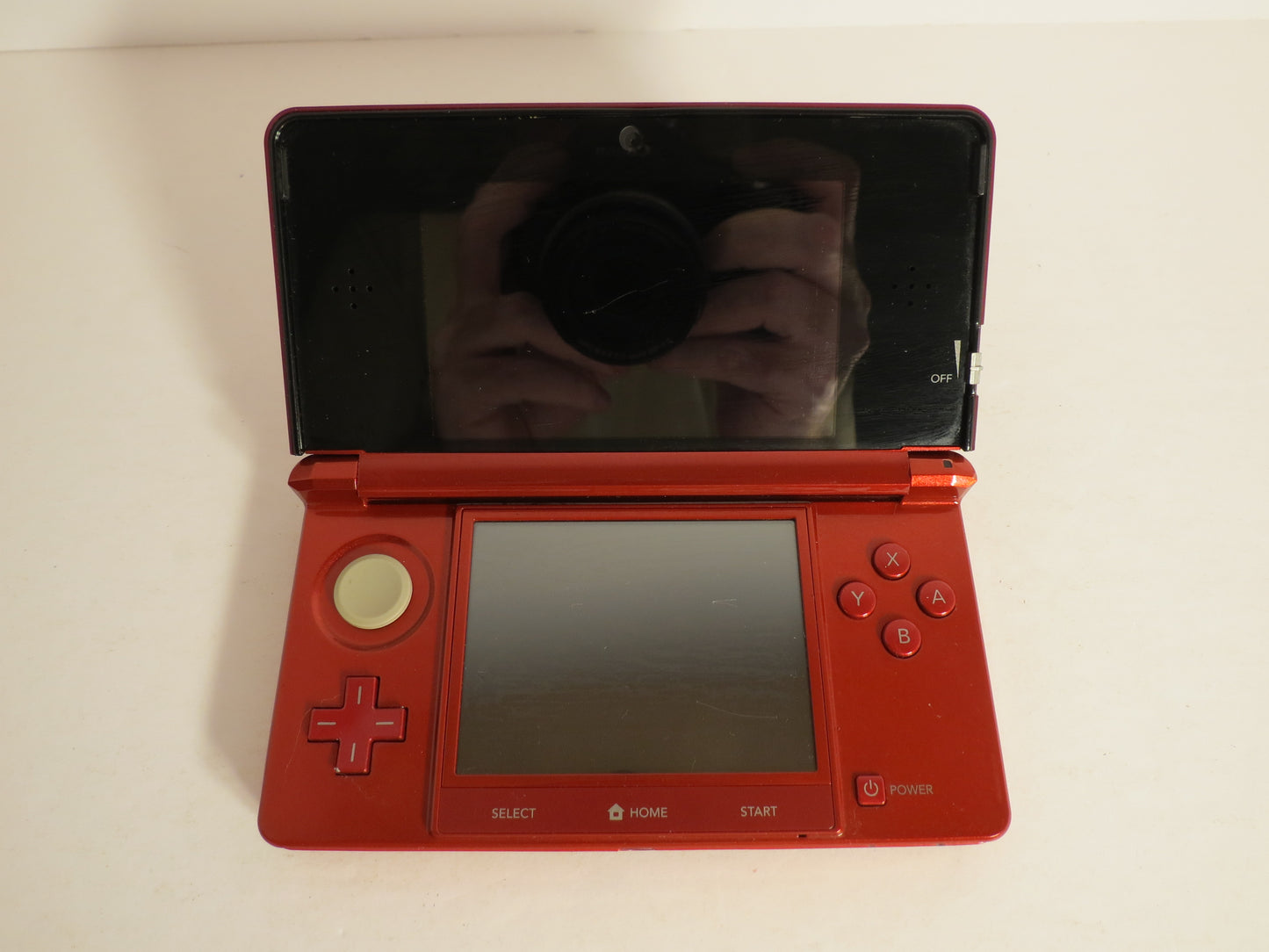 Nintendo 3DS Console CTR-001 Fire Red & Charger