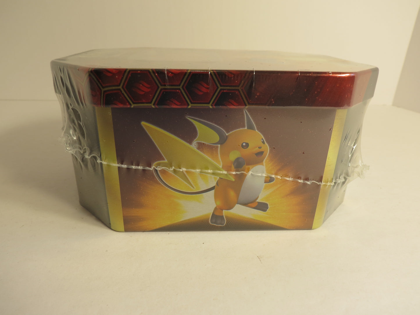 Pokemon Hidden Fates Charizard GX Tin Sealed