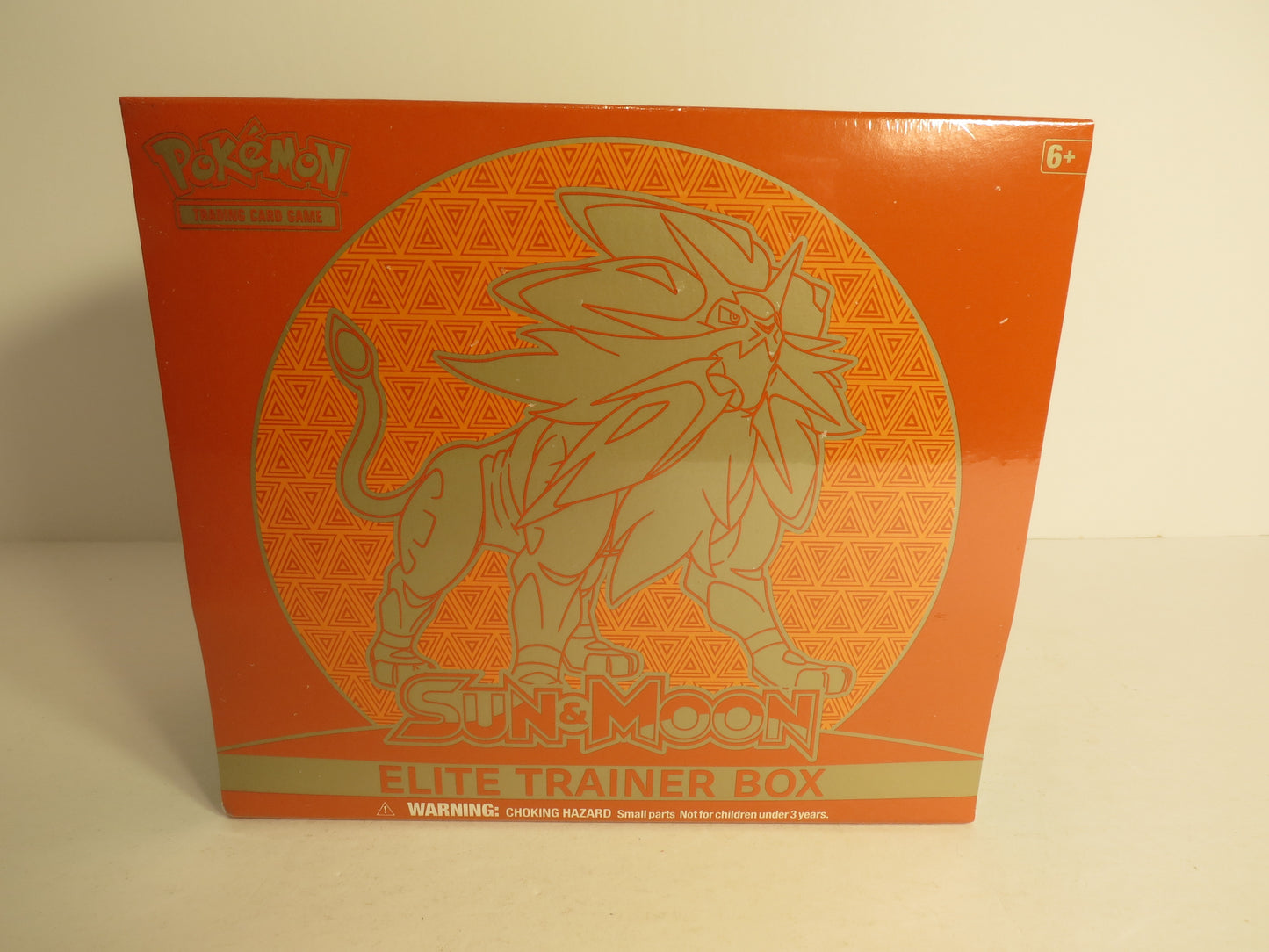Sun & Moon Base Solgaleo Pokemon Elite Trainer Box ETB